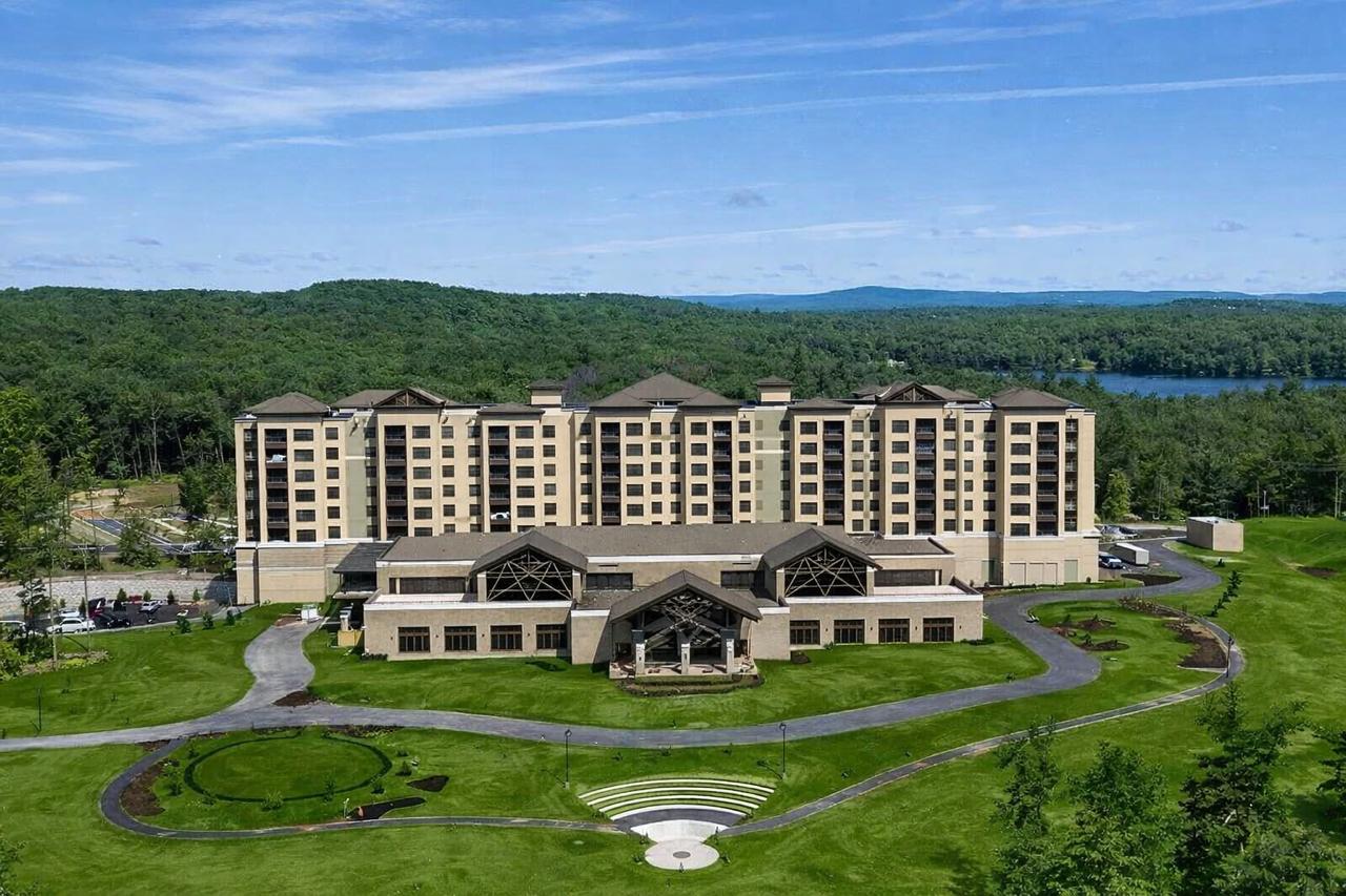 Yo1 is a 6-story spa-cum-health center nestled in 1,500 acres of land they acquired with two private lakes and a golf course.